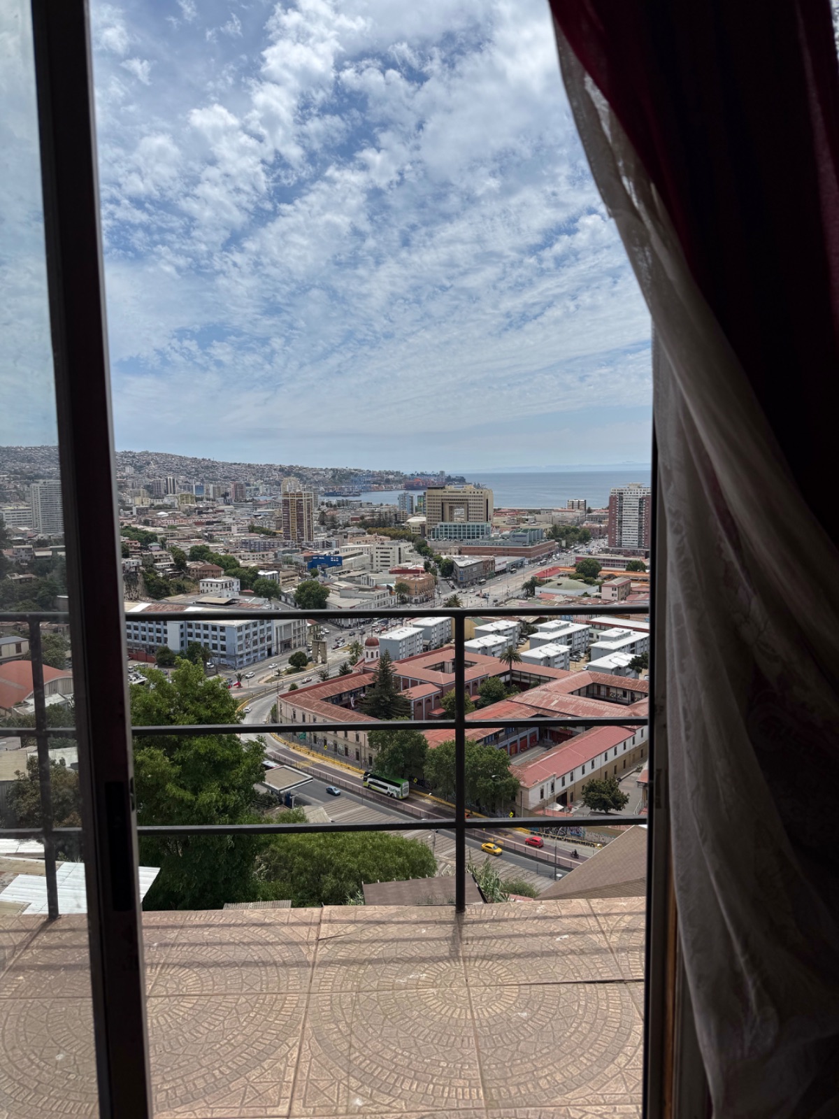Gran propiedad con tres casas en Cerro Ramaditas, Valparaíso