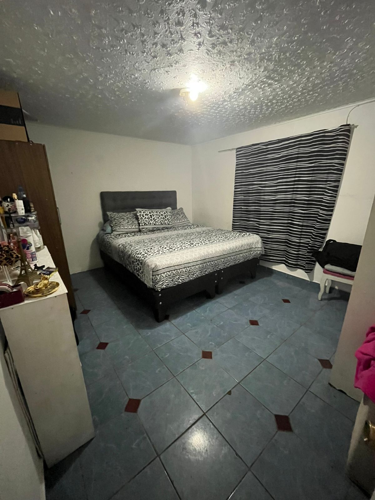 Propiedad con dos casas independientes en Peñalolén