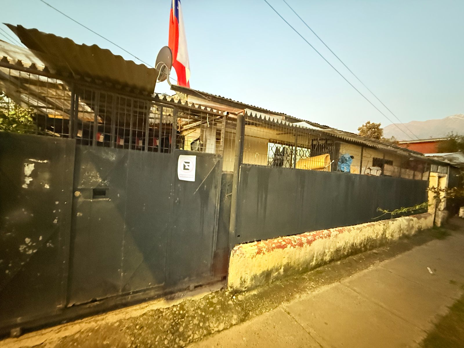 Propiedad con dos casas independientes en Peñalolén