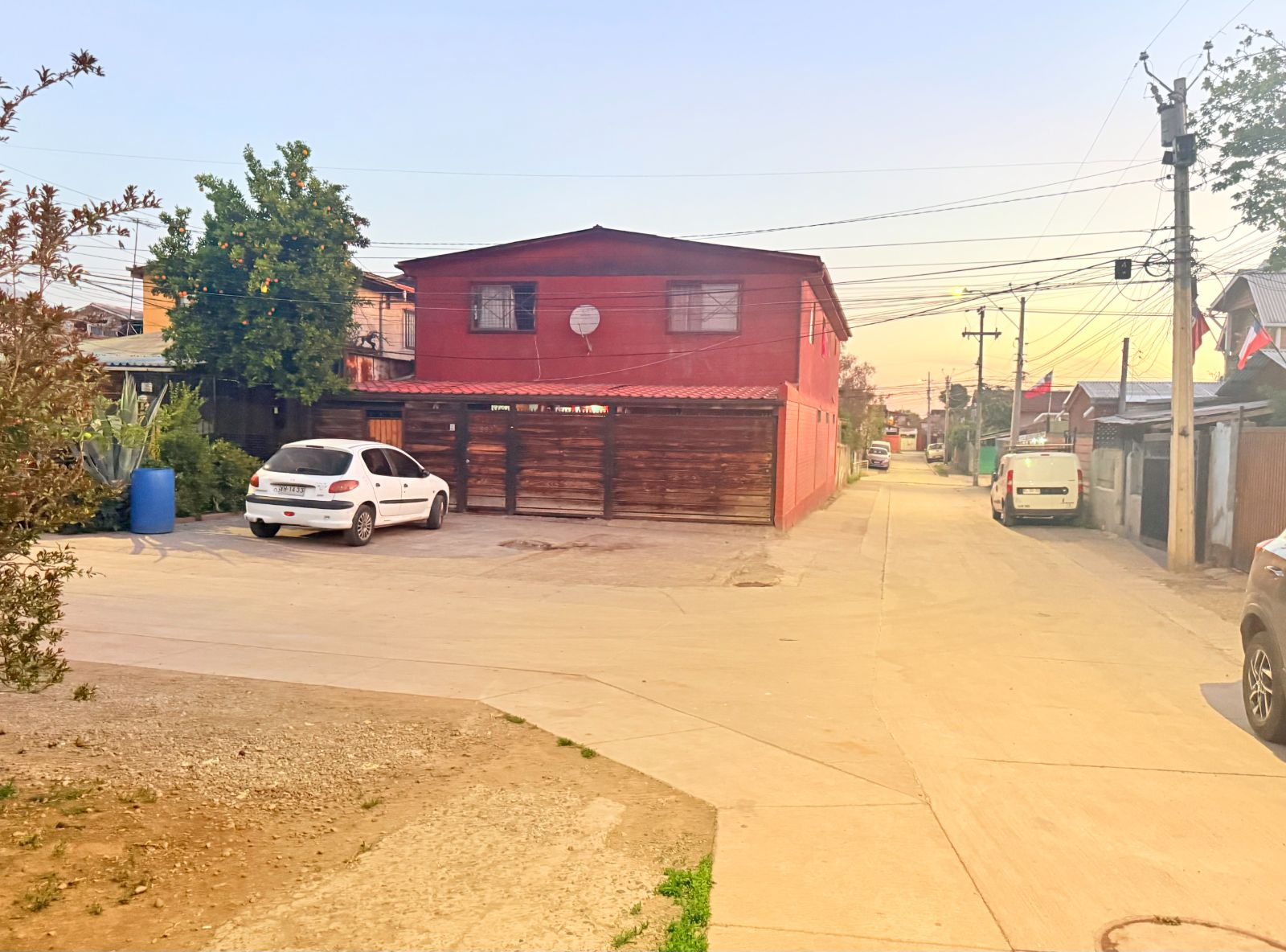 Propiedad con dos casas independientes en Peñalolén