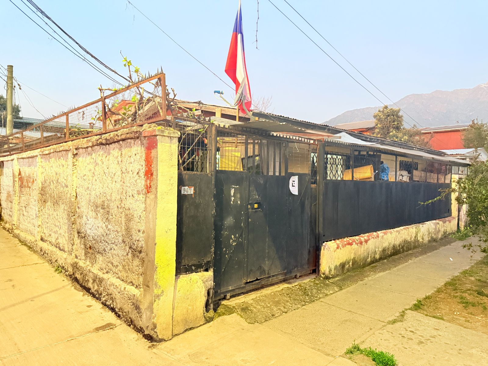 Propiedad con dos casas independientes en Peñalolén