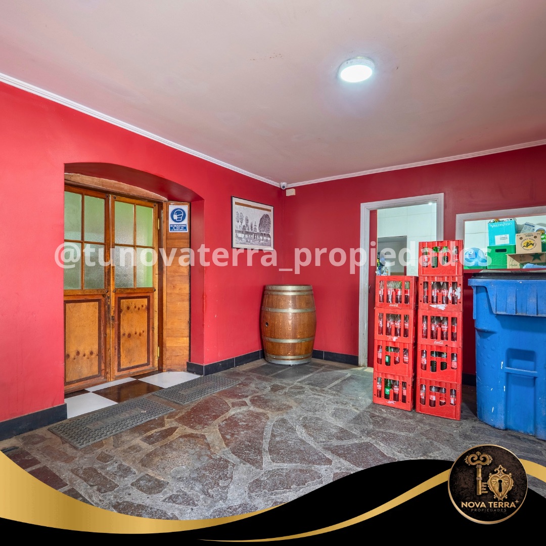 Restaurante, salón de eventos y casa habitacional en Peñalolén