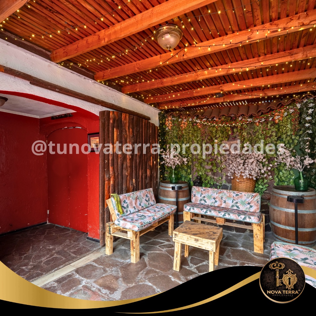 Restaurante, salón de eventos y casa habitacional en Peñalolén