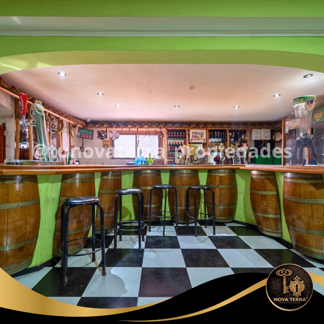 Restaurante, salón de eventos y casa habitacional en Peñalolén