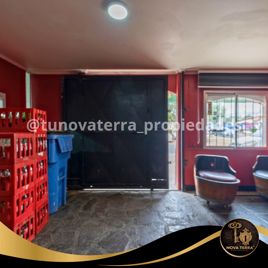Restaurante, salón de eventos y casa habitacional en Peñalolén