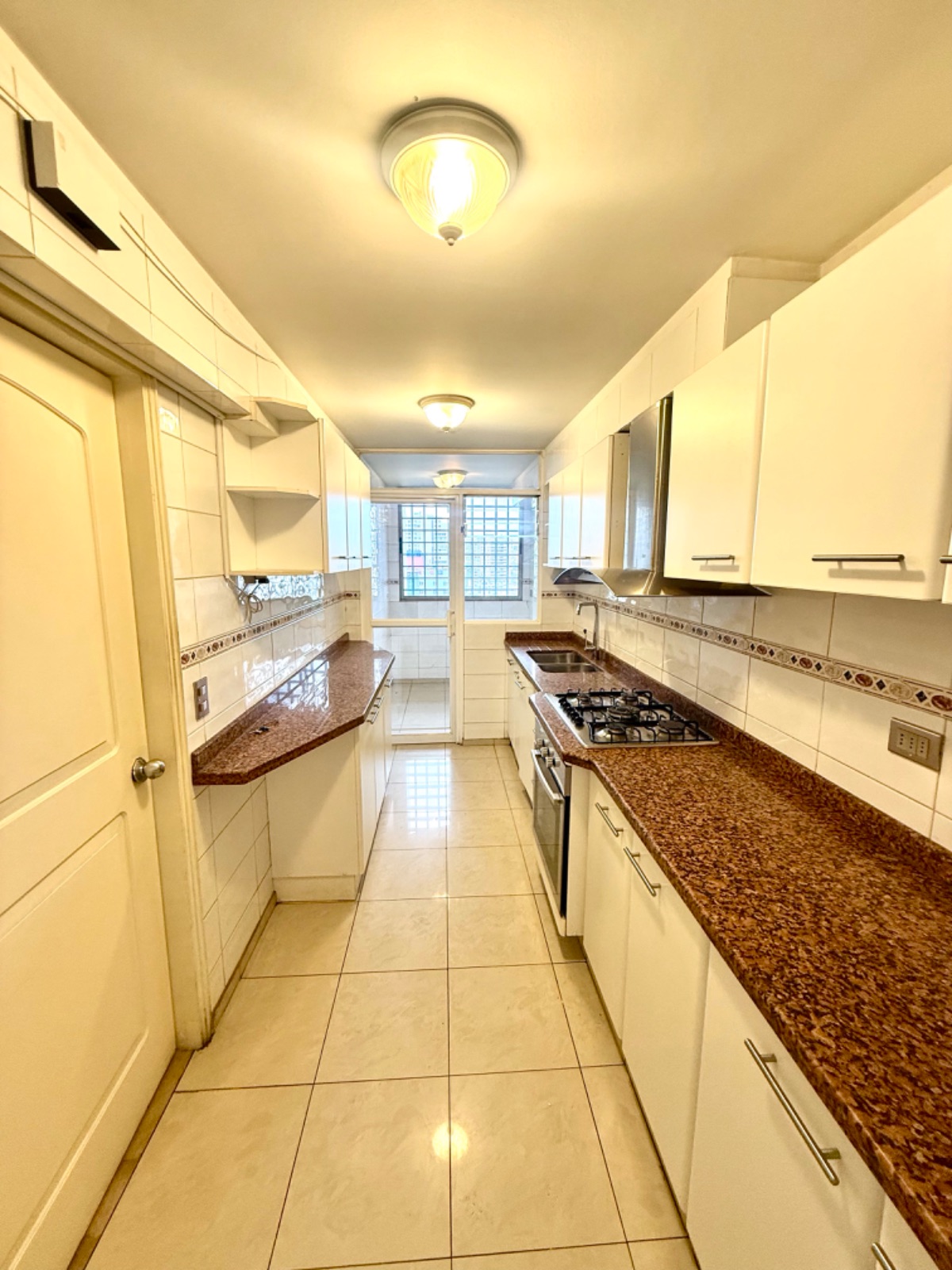 Departamento 4 habitaciones 3 baños en Arriendo