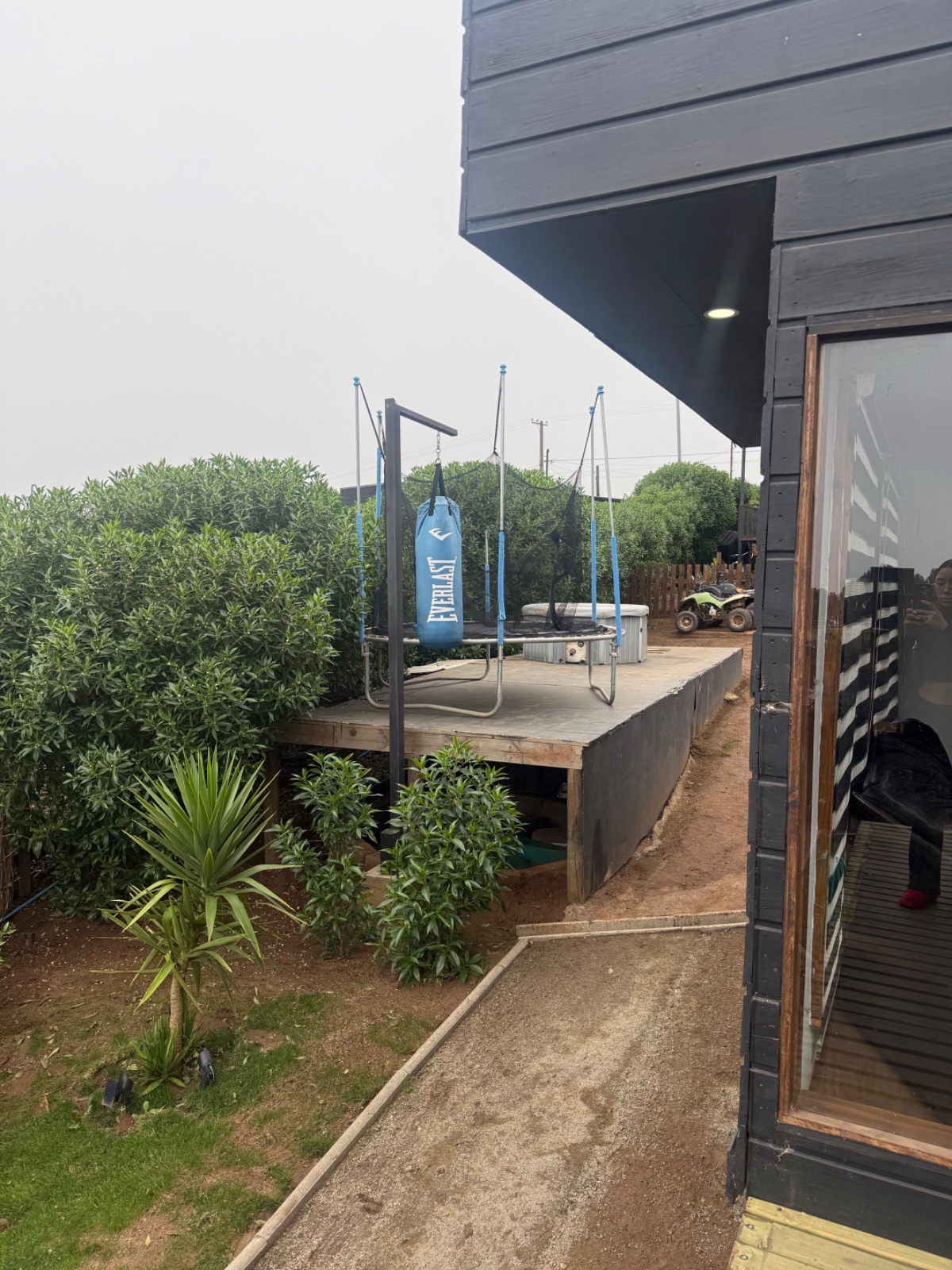 Parcela en venta en Quintero con 2 cabañas, tinaja y piscina