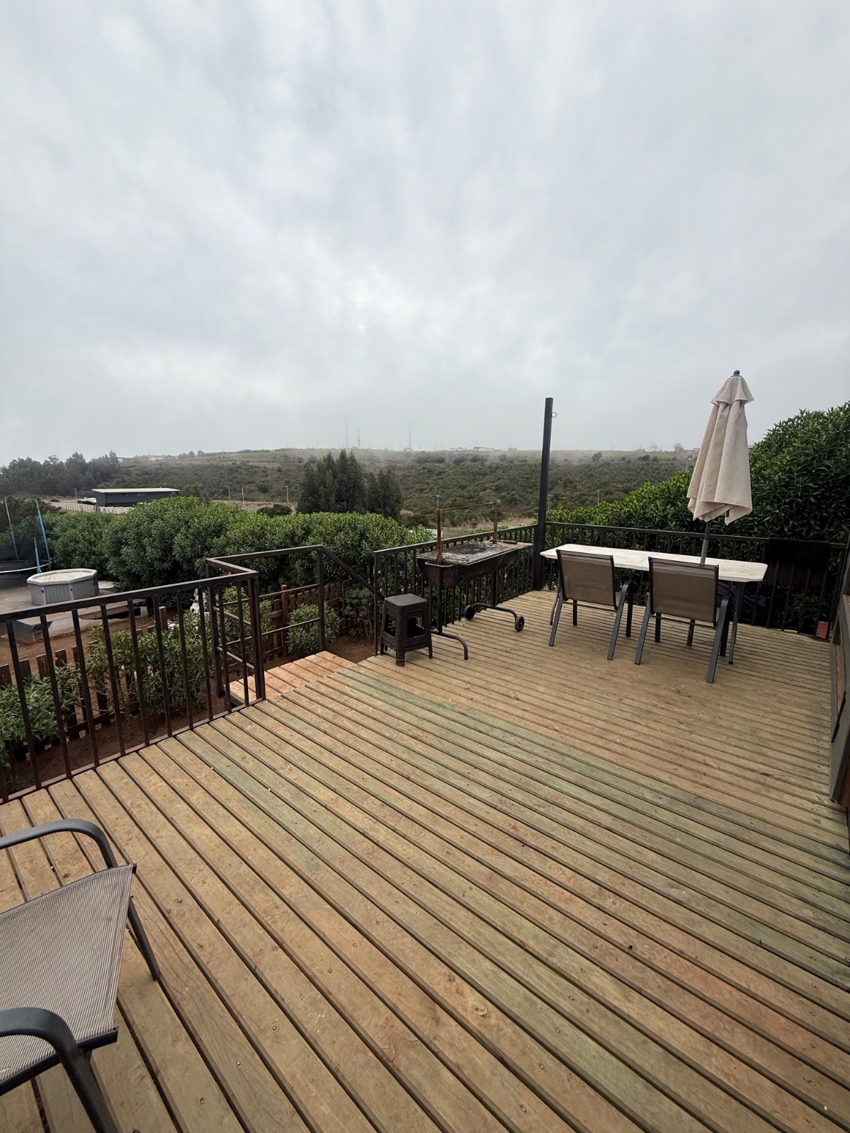 Parcela en venta en Quintero con 2 cabañas, tinaja y piscina